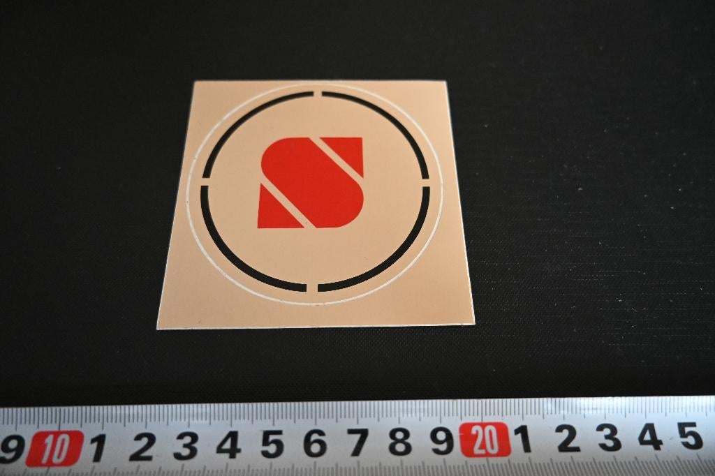 sticker S logo, Ophalen, Zo goed als nieuw