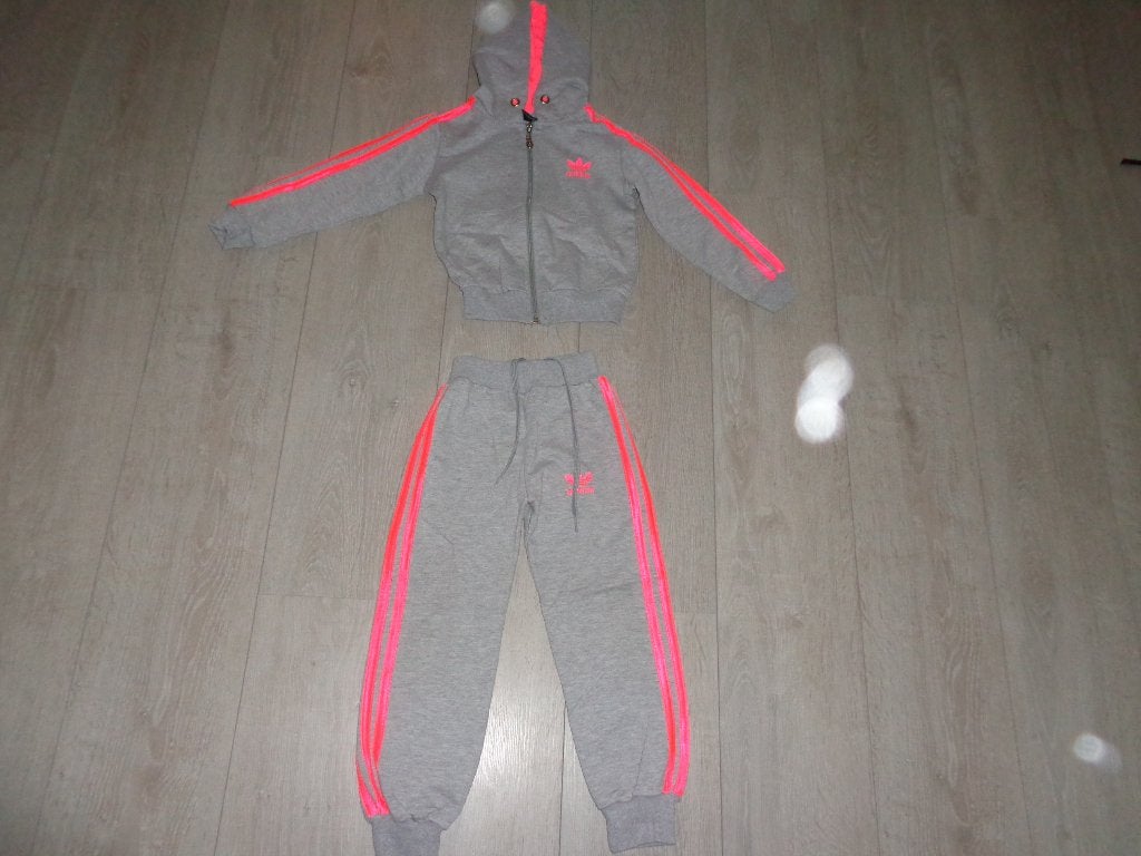 meisjesbroek en jas van ADIDAS, maat 98/104/116, Ophalen of Verzenden, Zo goed als nieuw, Meisje, Setje