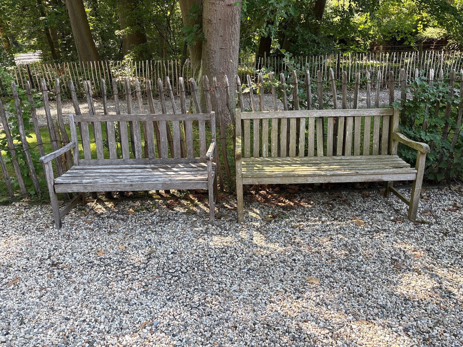 Gratis Twee houten tuinbanken voor opknapbeurt of boomgaard, Ophalen, Gebruikt, Hout