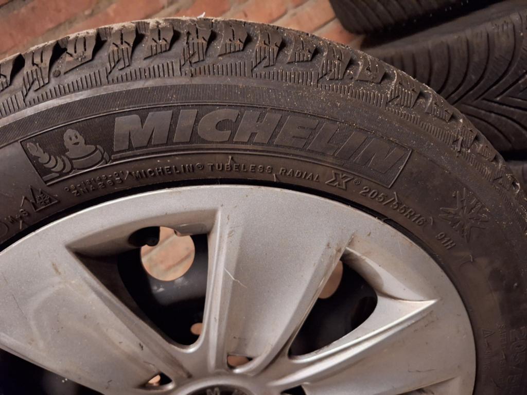 BMW 1 Serie met Michelin Alpin 5 winterbanden 205/55R16, Ophalen, Gebruikt