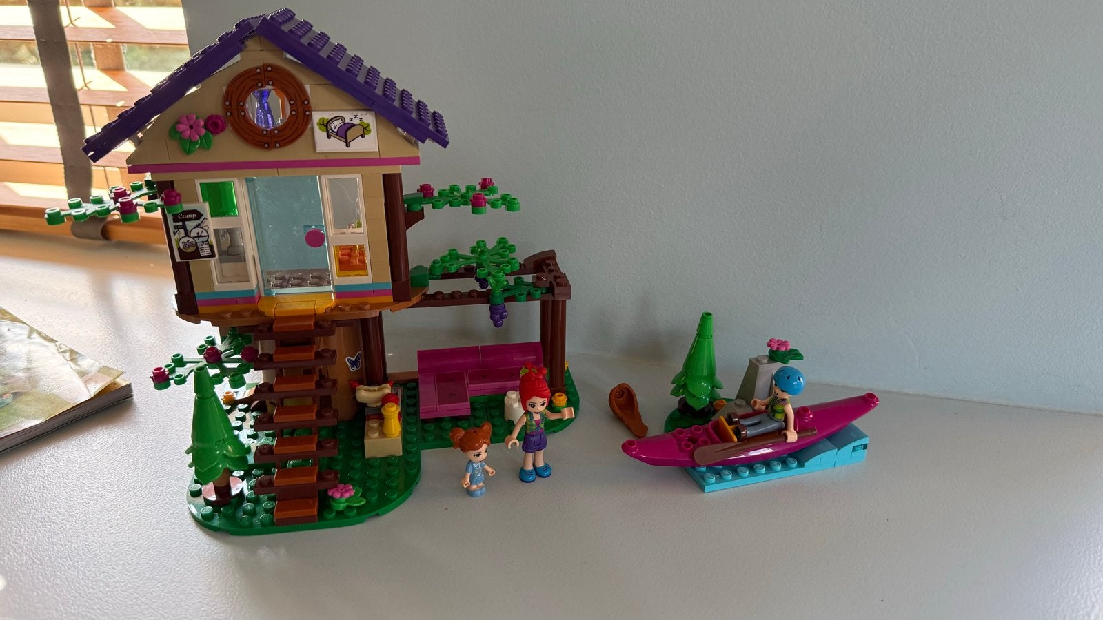 Lego Friends Boomhut Avontuur 41679 met kano en figuren, Lego, Friends, Ophalen of Verzenden, Zo goed als nieuw