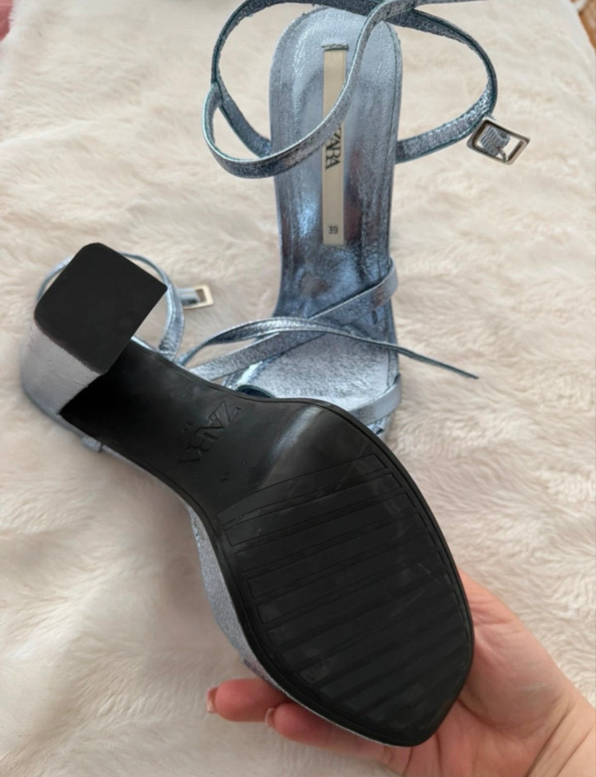 Nieuwe Zara sandalen met hak - Maat 39, Verzenden, Nieuw, Overige kleuren, Sandalen of Muiltjes