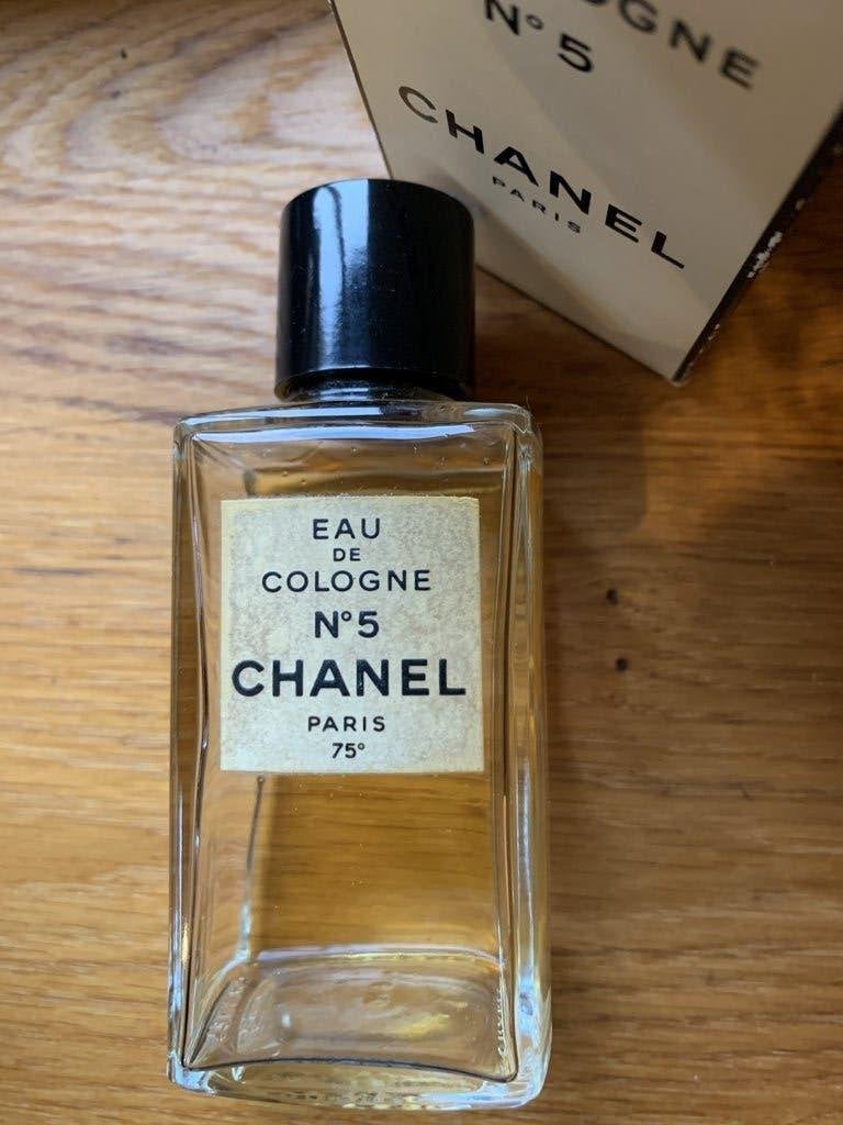 Chanel No. 5 antieke grote parfumfles m. bakelieten dop, Verzenden, Zo goed als nieuw, Parfumfles, Gevuld
