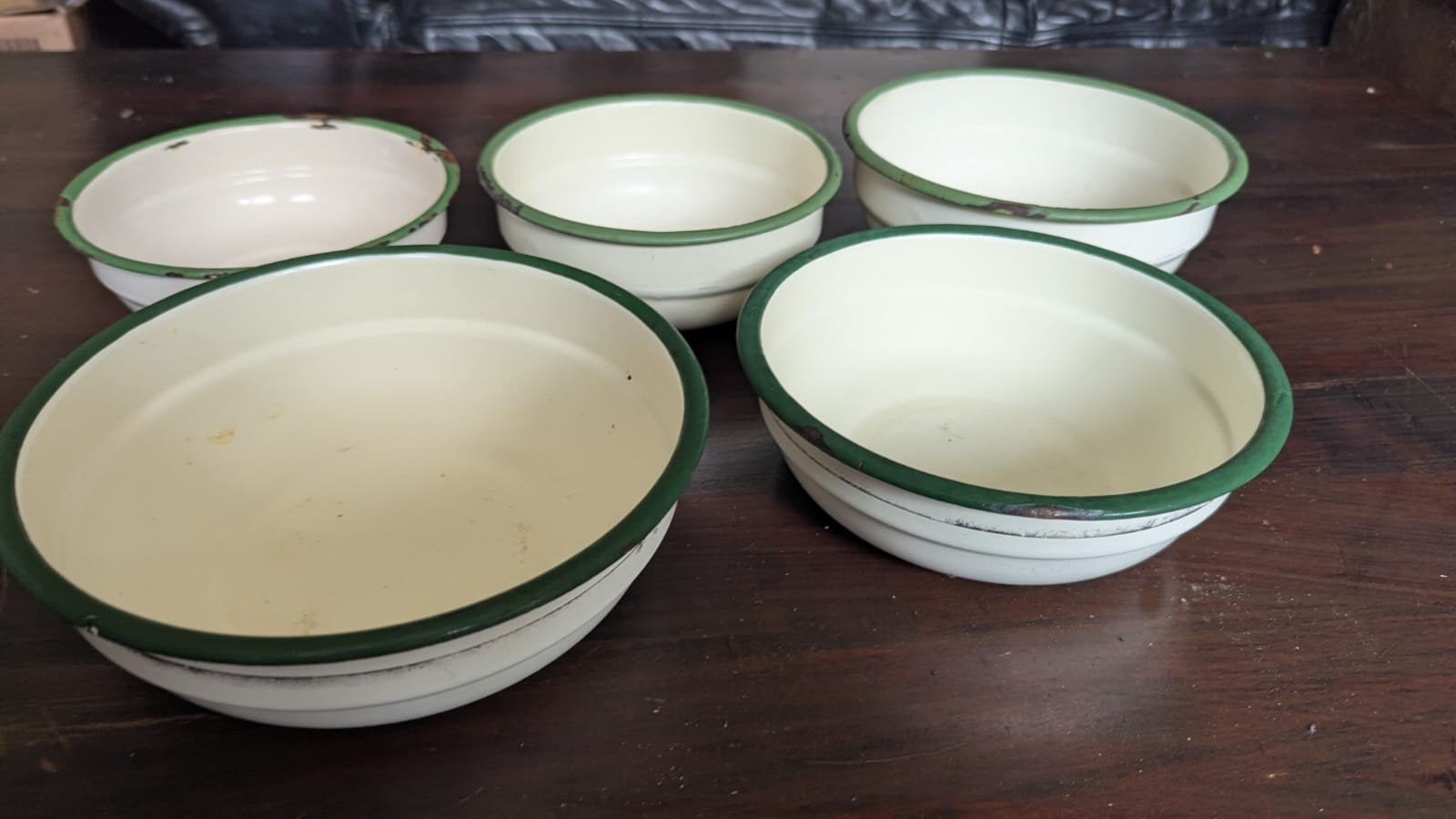 Set van 5 vintage emaille schalen met groene rand, Ophalen