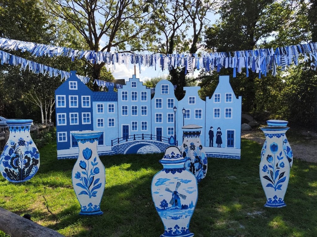 Delfs blauwe huisjes + 6 Delfs blauwe vazen, Ophalen, Gebruikt, Versiering, Historisch
