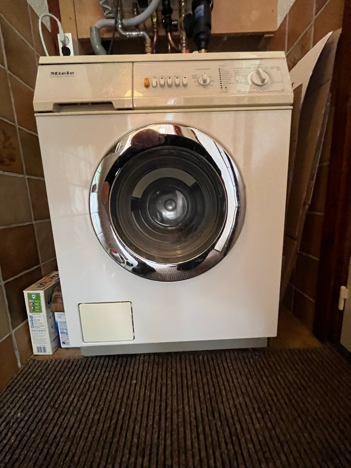 Miele Novotronic WEC 9015 Wasmachine - Voorlader, Witgoed en Apparatuur, Wasmachines, Ophalen, Gebruikt, Voorlader, Wolwasprogramma