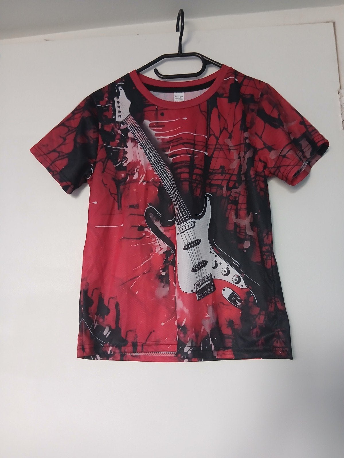 nieuw jongens shirt maat 146/152 rood met een gitaar, Ophalen of Verzenden, Nieuw, Overige maten, Rood