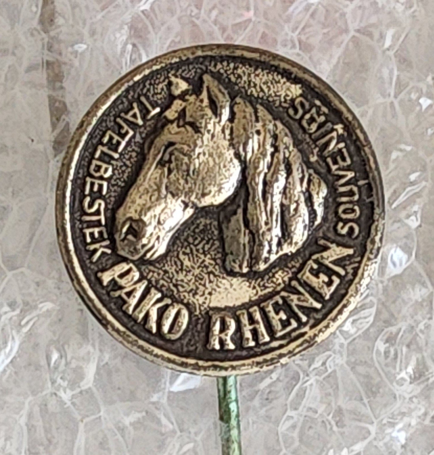 Vintage Speldje Paard - Pako Rhenen Souvenirs, Ophalen of Verzenden, Gebruikt, Dier of Natuur, Speldje of Pin