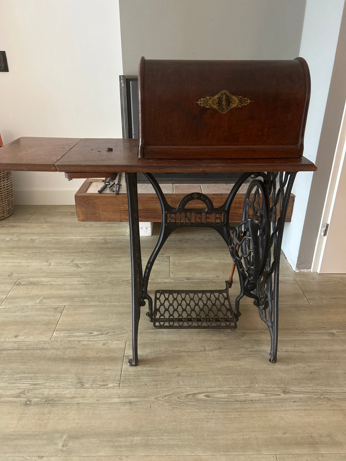 Antieke Singer Naaimachine met Tafel 1897, Ophalen