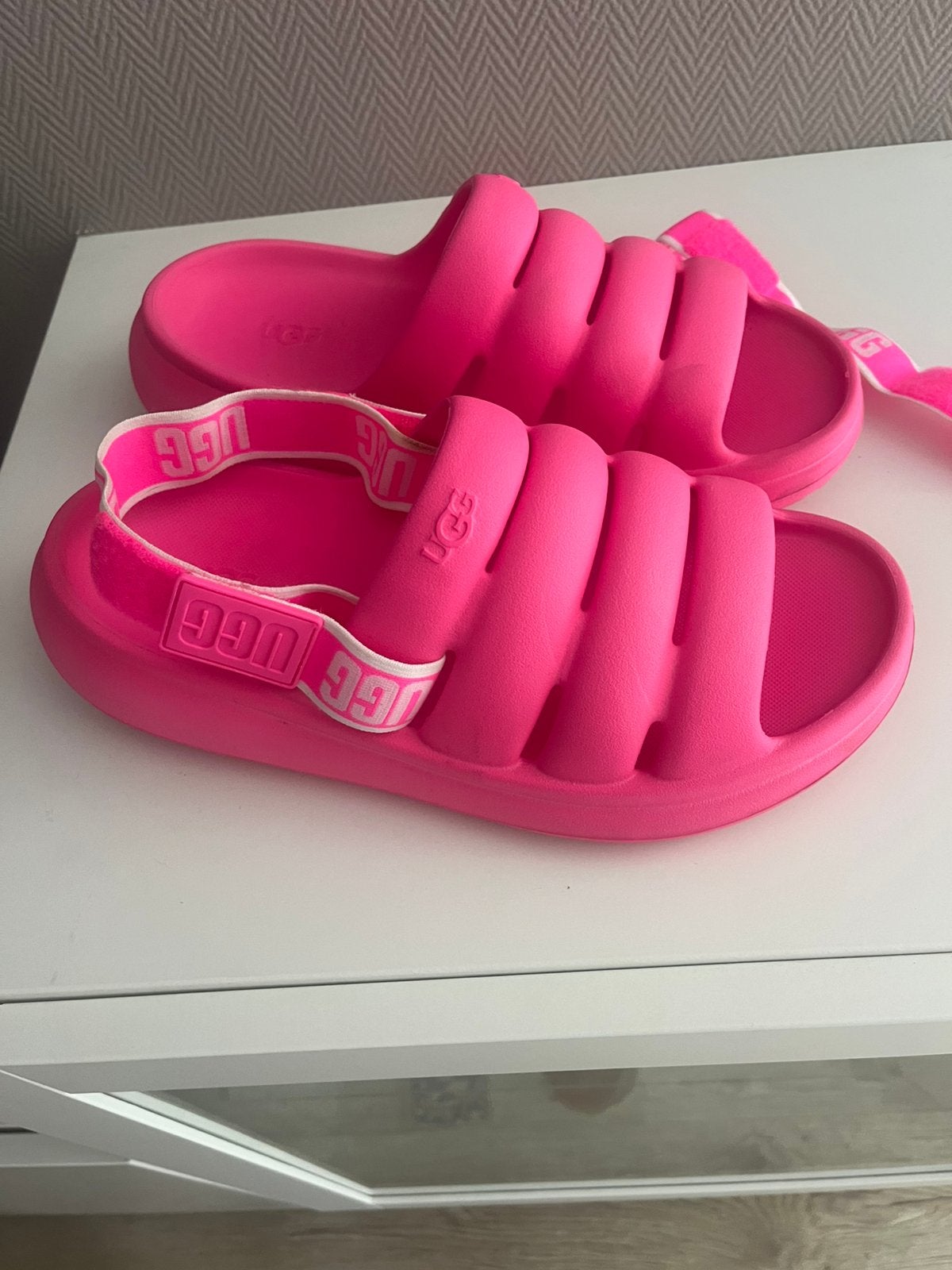 ZGAN UGG sandaal mt.41, Verzenden, Zo goed als nieuw, Roze, Sandalen of Muiltjes