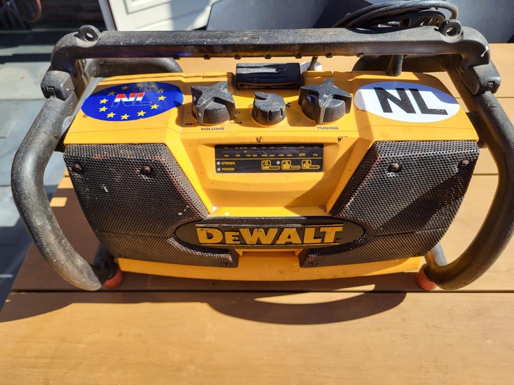 DeWalt DW911 bouwradio 7,2 - 18V, Ophalen, Gebruikt, Bouwradio