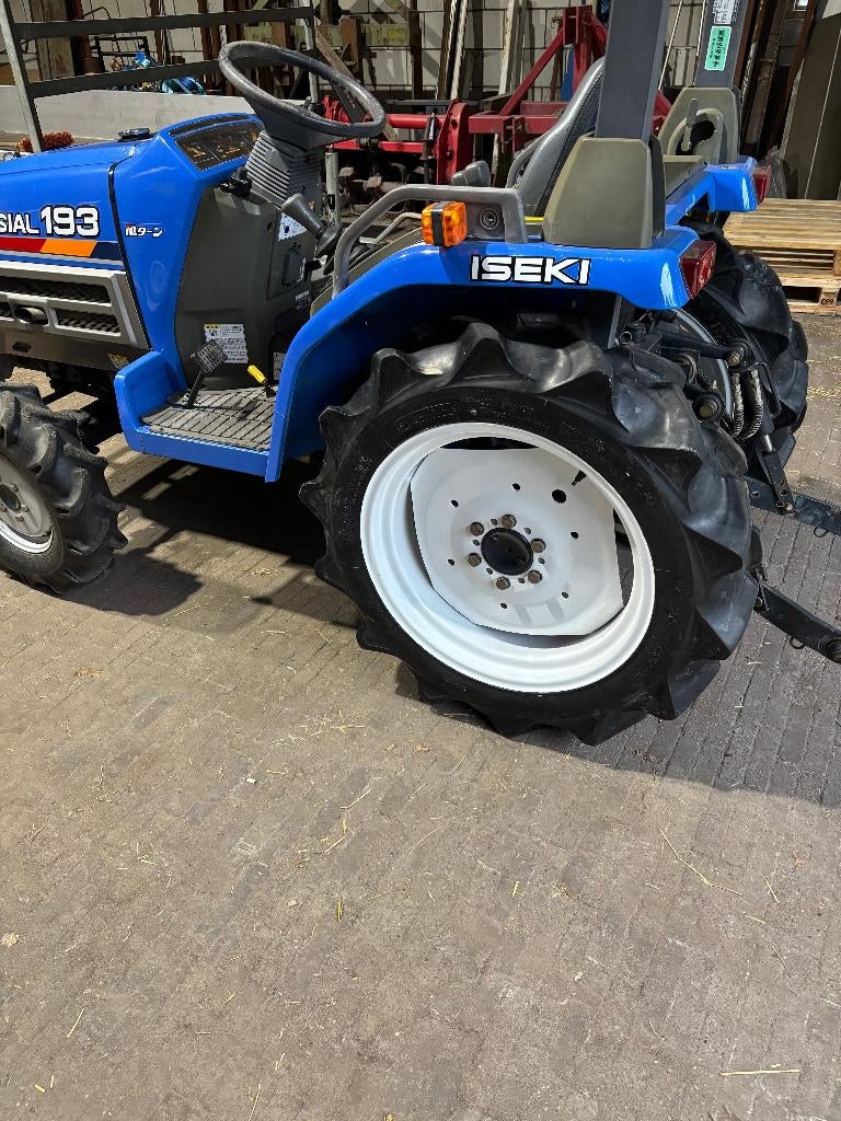 mini tractor iseki kubota achter velgen + banden 22inch, Ophalen, Zo goed als nieuw