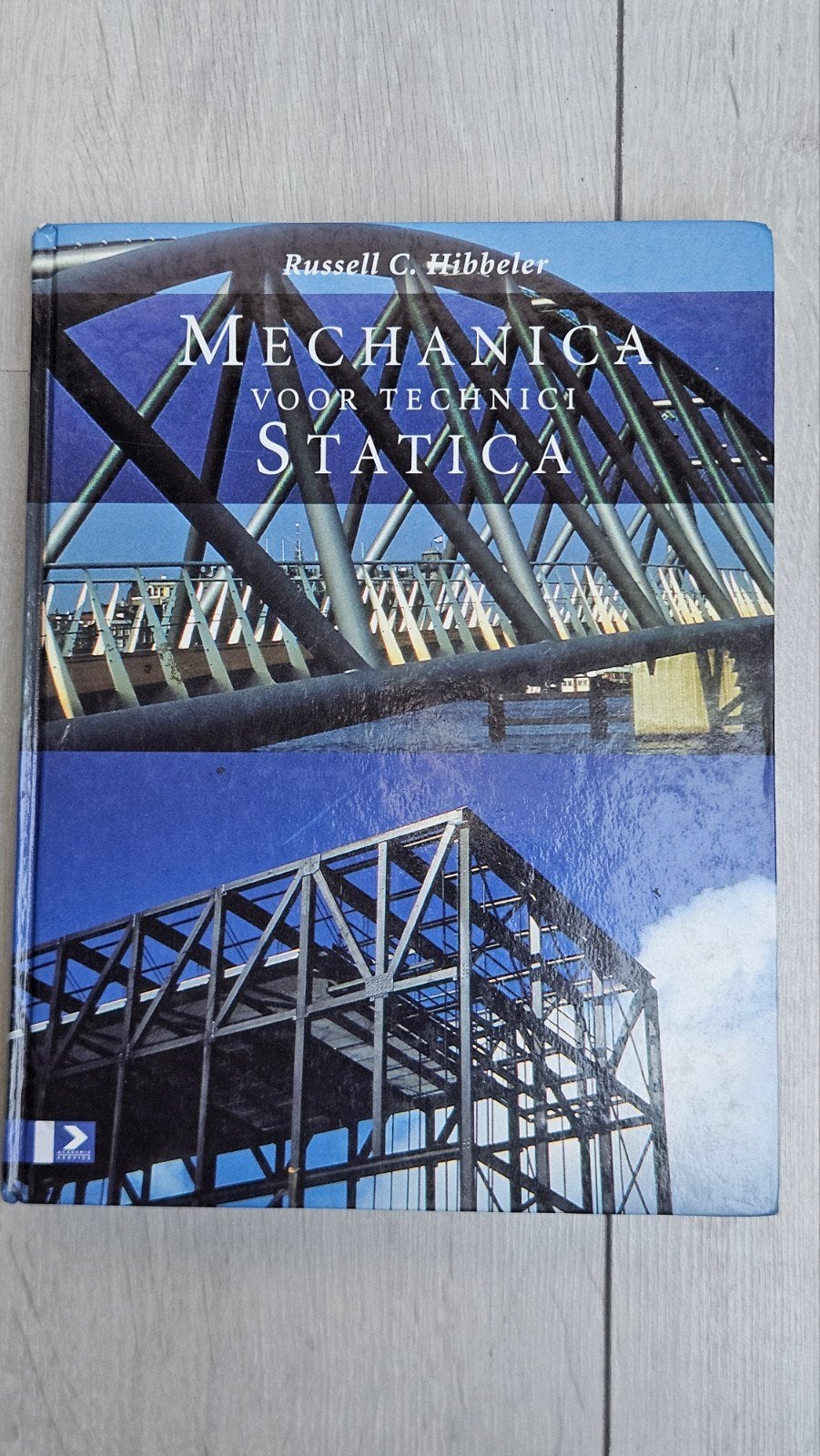 Mechanica voor Technici: Statica - Russell C. Hibbeler, Boeken, Ophalen of Verzenden, Zo goed als nieuw, Werktuigbouwkunde, Russell C. Hibbeler