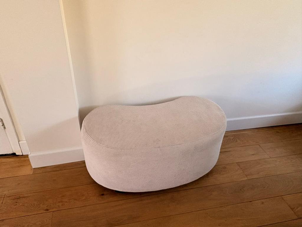 Goossens Hocker Ribstof Off White 90x52 cm, Huis en Inrichting, Banken | Voetenbanken en Poefen, Gebruikt, 75 tot 100 cm, 50 tot 75 cm