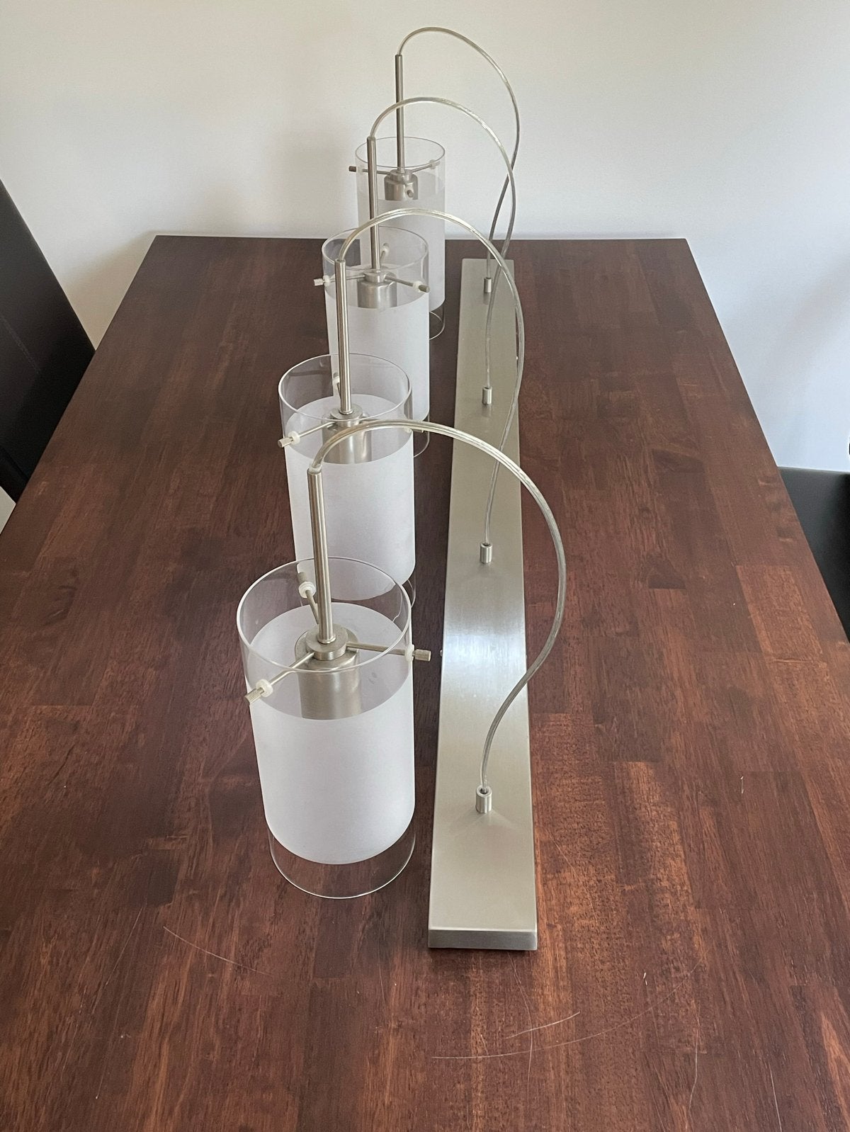 Moderne hanglamp met 4 glazen lampenkappen, Ophalen, Gebruikt, E27 (groot), Glas