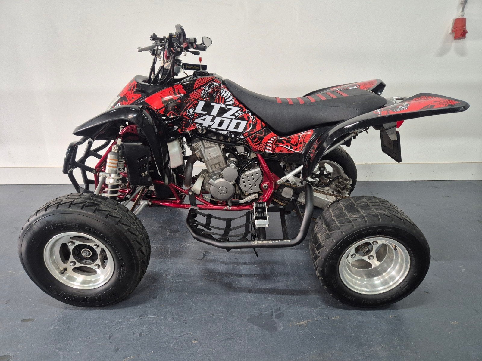 Suzuki LTZ 400 Valenti racing, NL kenteken, Motoren