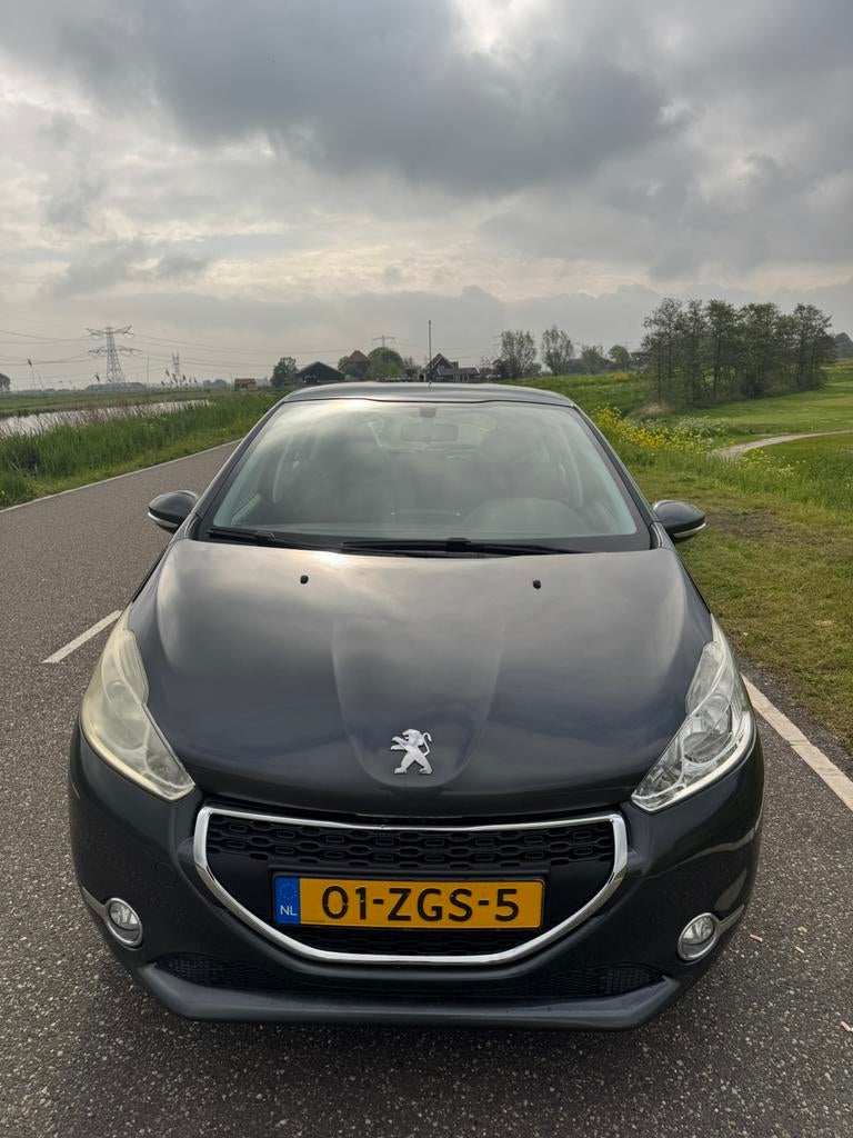 Peugeot 208 1.2 VTi 82PK 5D (102g) 2012 Grijs, Voorwielaandrijving, 31 €/maand, 1199 cc, Origineel Nederlands