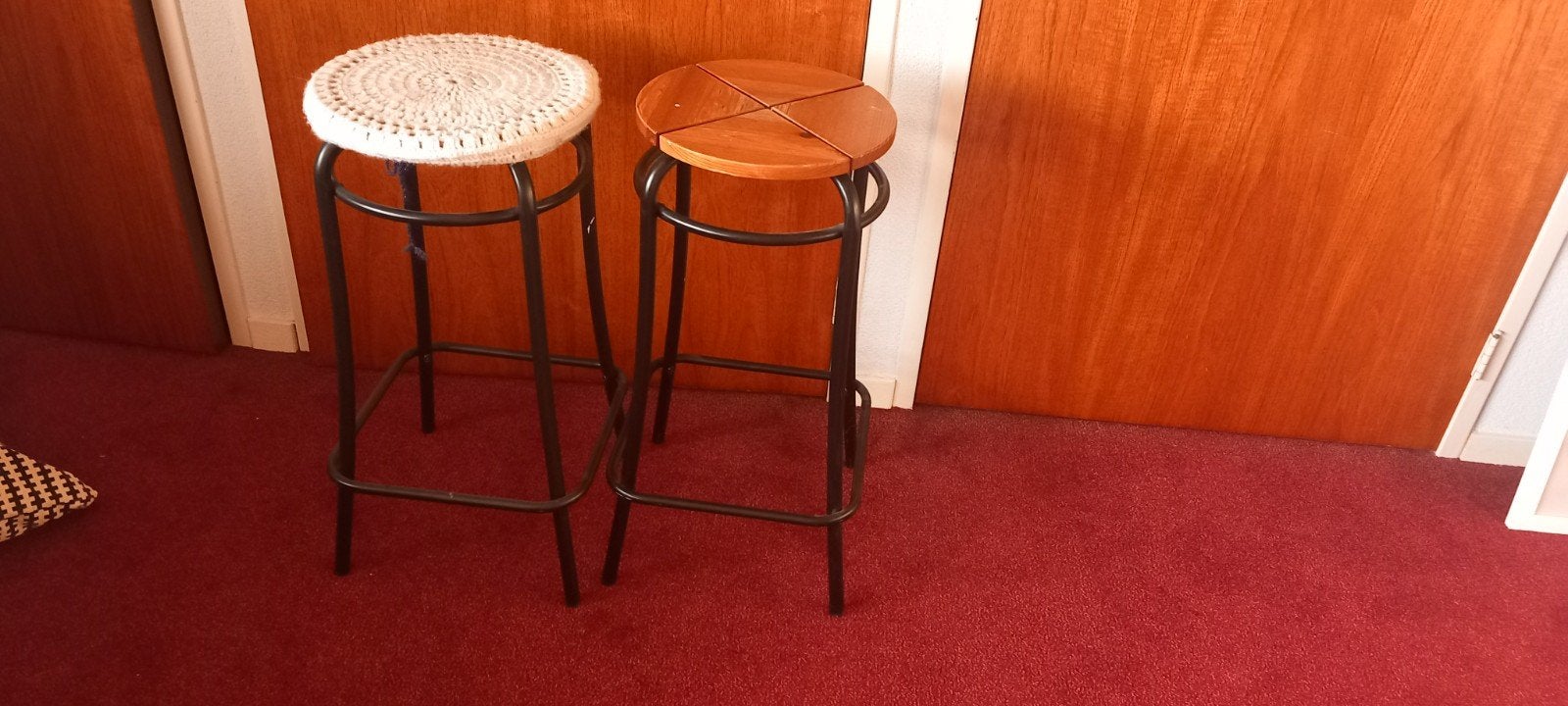 Twee hoge krukken, Huis en Inrichting, 2 krukken, Ophalen, 60 tot 90 cm