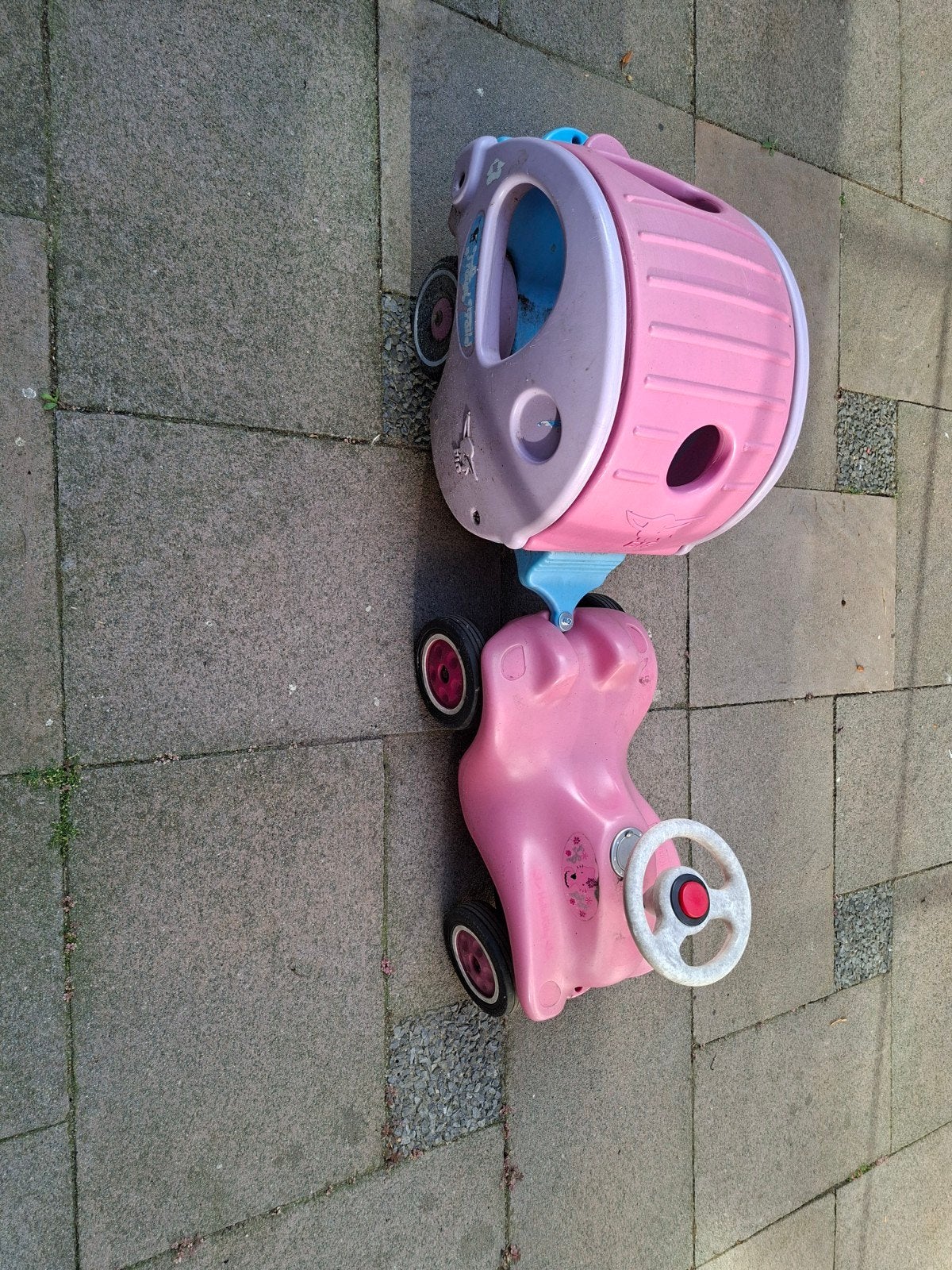 Roze loopauto met caravan voor kinderen, Kinderen en Baby's, Speelgoed | Buiten | Voertuigen en Loopfietsen, Ophalen, Gebruikt