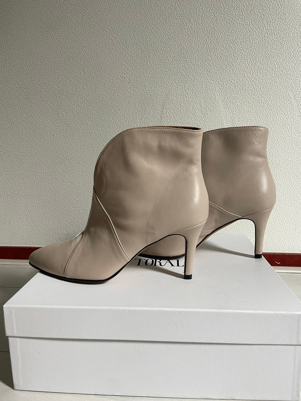Toral Leren Enkellaarzen - Beige - Maat 39, Ophalen of Verzenden, Zo goed als nieuw, Beige, Lage of Enkellaarzen