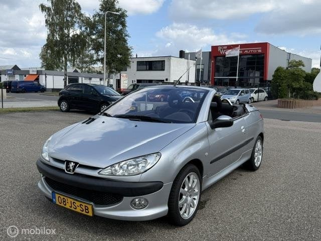 Peugeot 206 CC 2.0-16V, Gebruikt, Zwart, 4 cilinders, Cabriolet