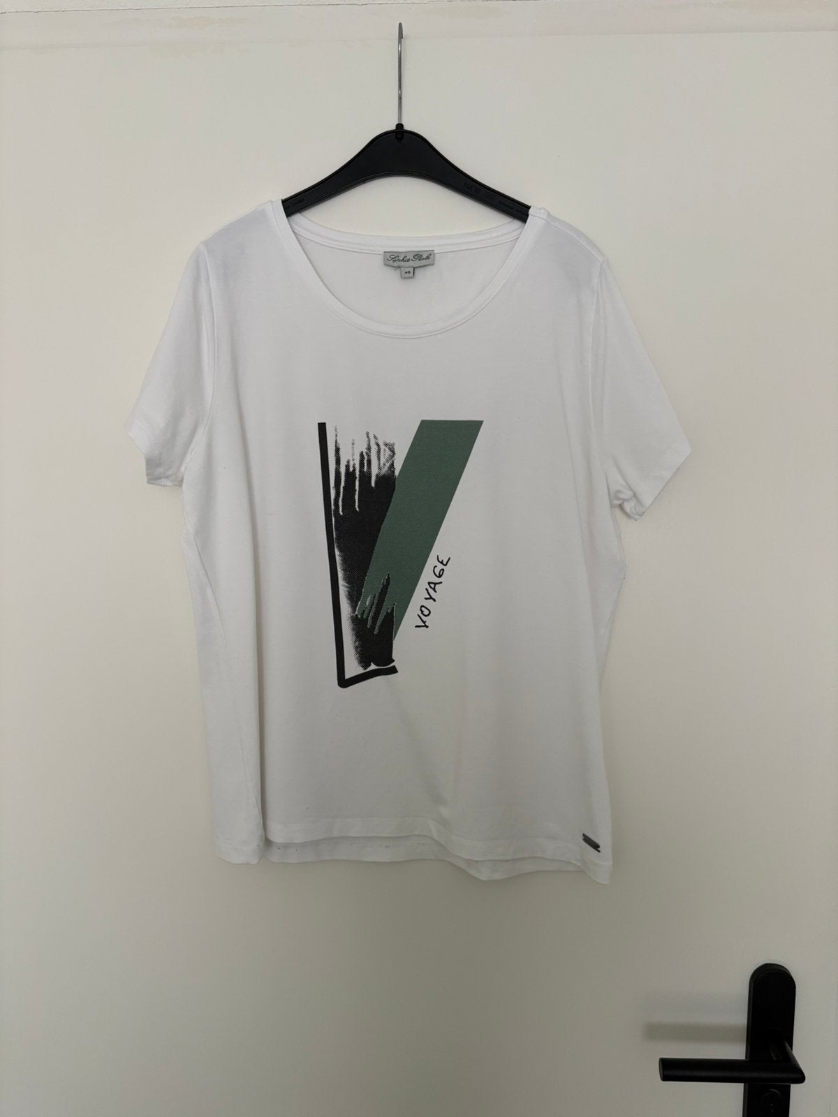 Wit T-shirt met zwart/groene print mt 40 Sophia Perla, Maat 38/40 (M), Wit, Ophalen of Verzenden, Zo goed als nieuw
