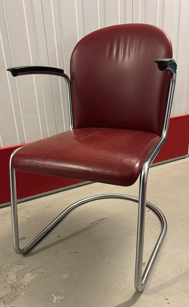 Gispen 413 buisframe stoel, Huis en Inrichting, Stoelen, Gebruikt, Ophalen of Verzenden, Metaal, Rood