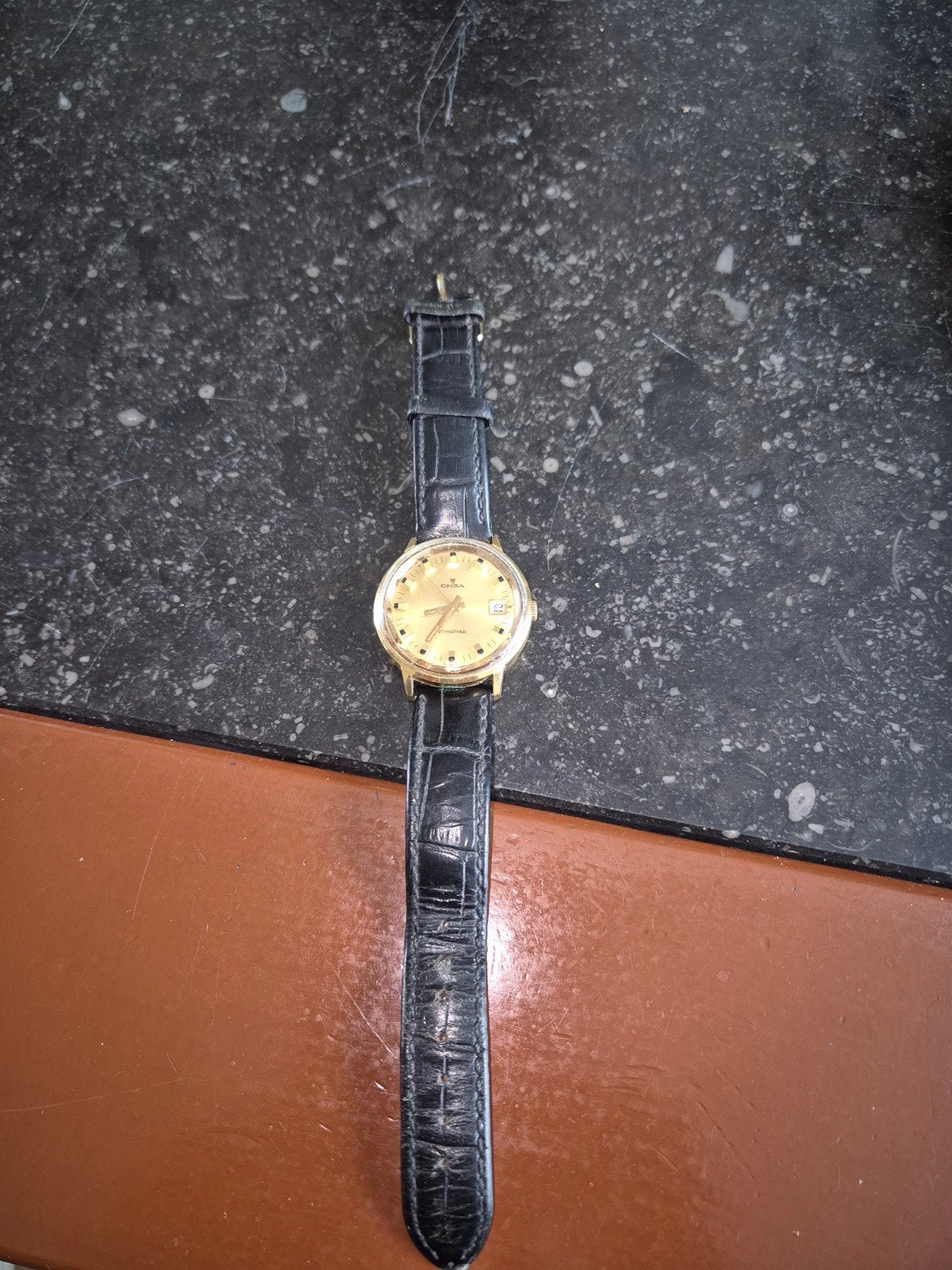 Onsa horloge, Sieraden, Tassen en Uiterlijk, Horloges | Antiek, Overige merken, Met bandje, Polshorloge, 1960 of later