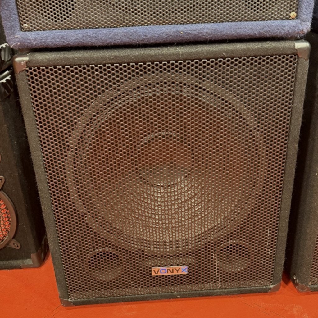 Vonyx SWA15 600 Watt actieve subwoofer - set van 2, Vonyx, Zo goed als nieuw, Support@vonyx.com, BessemerstraÃŸe 2-14
12103 Berlin
Germany