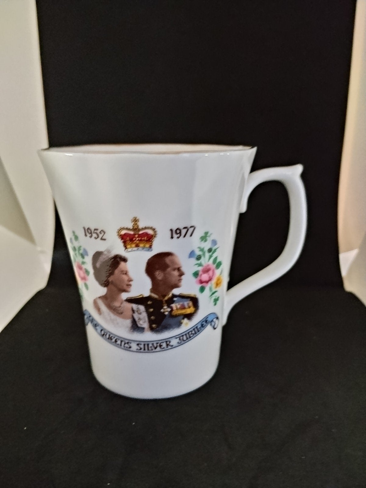 Engelse Bone China Mok - Queen's Silver Jubilee 1977, Ophalen of Verzenden, Servies