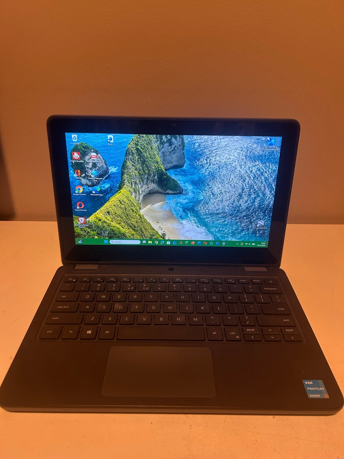 Dell Latitude 3120 2-in-1 Laptop - Intel Pentium Silver, Computers en Software, Qwerty, 8 GB, Met touchscreen, Ophalen of Verzenden