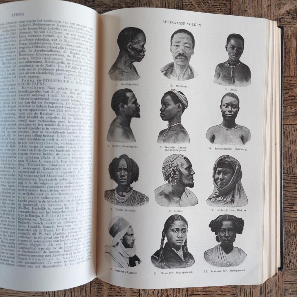 Oosthoek encyclopedie 15 delen 1947, Boeken, Atlassen en Landkaarten, Gelezen, Overige atlassen, Wereld, 1800 tot 2000, Ophalen of Verzenden