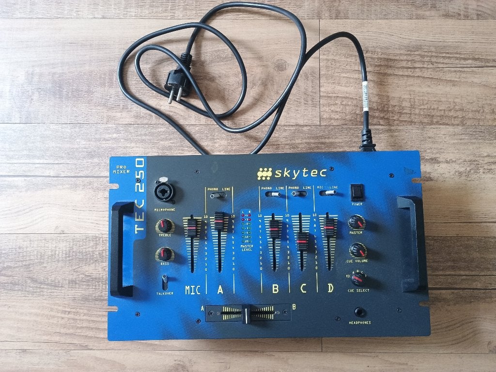 Mengpaneel Skytec 250, Ophalen of Verzenden, Gebruikt, 5 tot 10 kanalen, Microfooningang