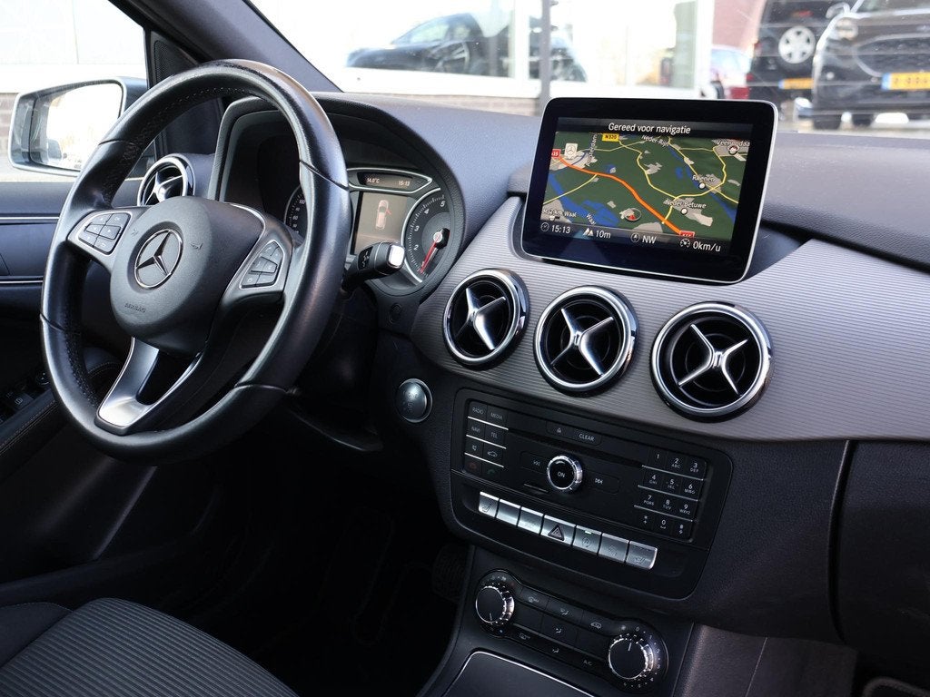 Mercedes-Benz B-klasse 180 AUT. + 19 INCH LMV | TREKHAAK | L, Gebruikt, Euro 6, 4 cilinders, 122 pk