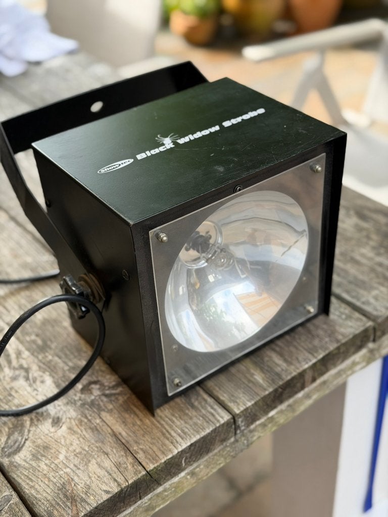 Showtec Black Widow Strobe - Krachtige Stroboscoop, Ophalen of Verzenden, Gebruikt, Licht, Stroboscoopeffect
