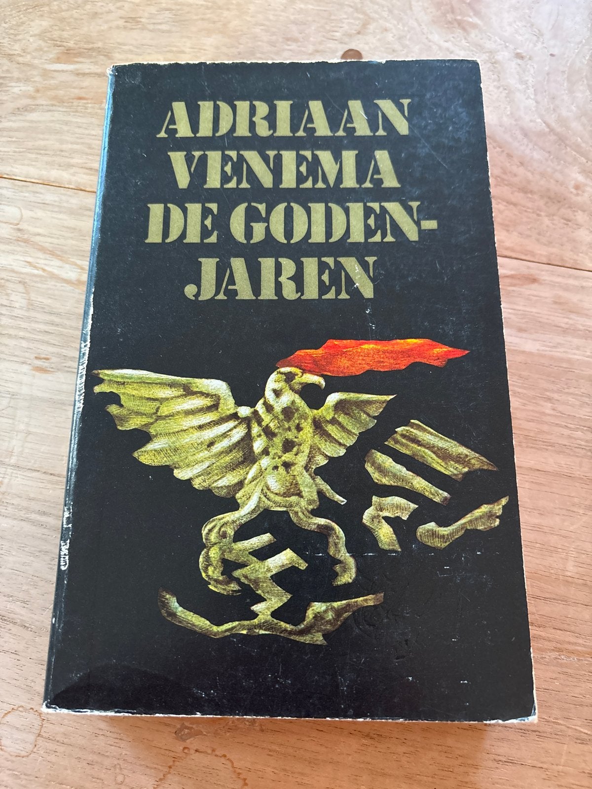 Adriaan Venema - De Goden Jaren (Boek), Boeken, Ophalen of Verzenden, 20e eeuw of later, Gelezen