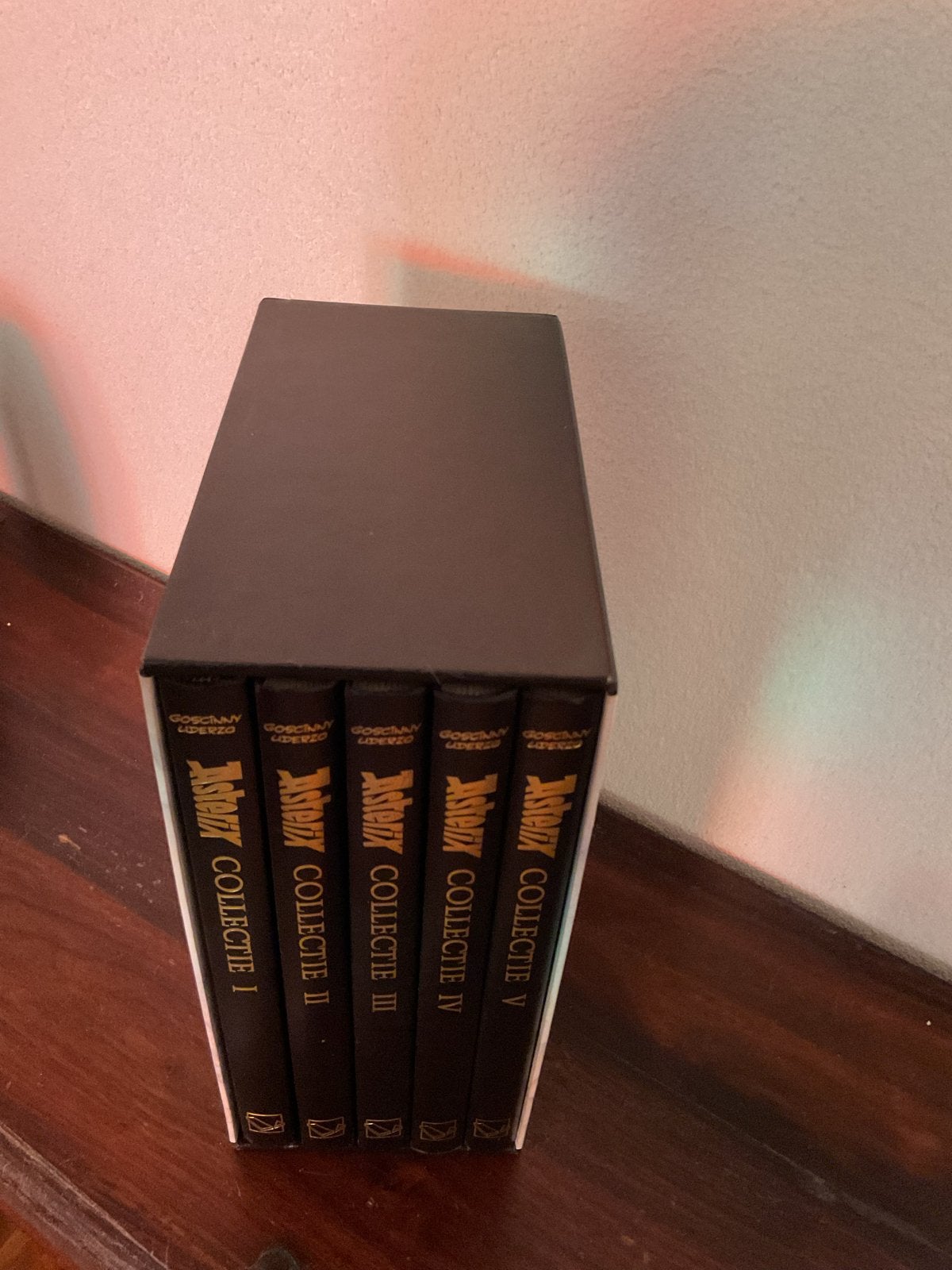 Asterix Collectie I-V (5 stripboeken in box)Collectors Item, Boeken, Stripboeken, Meerdere stripboeken, Ophalen of Verzenden, Zo goed als nieuw