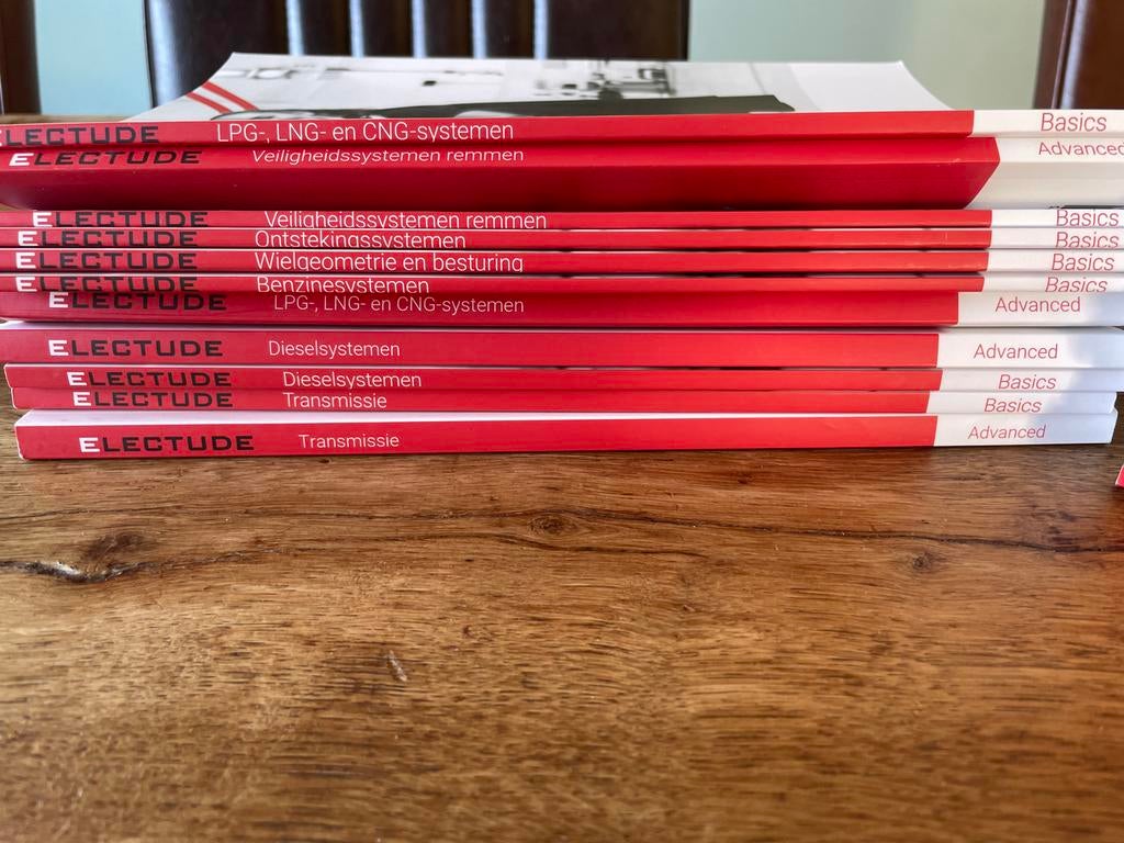 Lesboeken MBO autotechniek niveau 2/3, Boeken, Ophalen of Verzenden, Zo goed als nieuw, Overige niveaus, Overige vakken