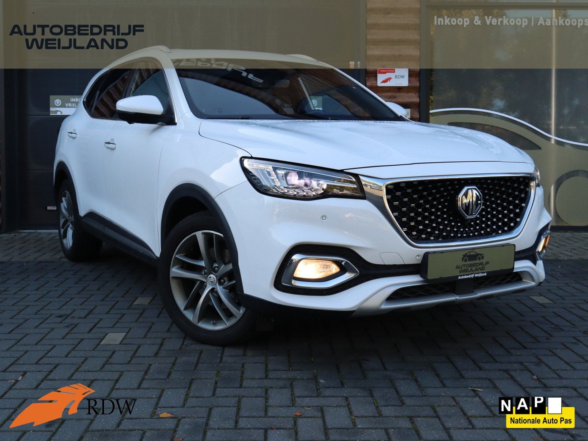 MG EHS 1.5 TGDI Luxury 258PK Black Edition panoramadak SOH 9, Auto's, Gebruikt, 4 cilinders, Wit, 1500 cc