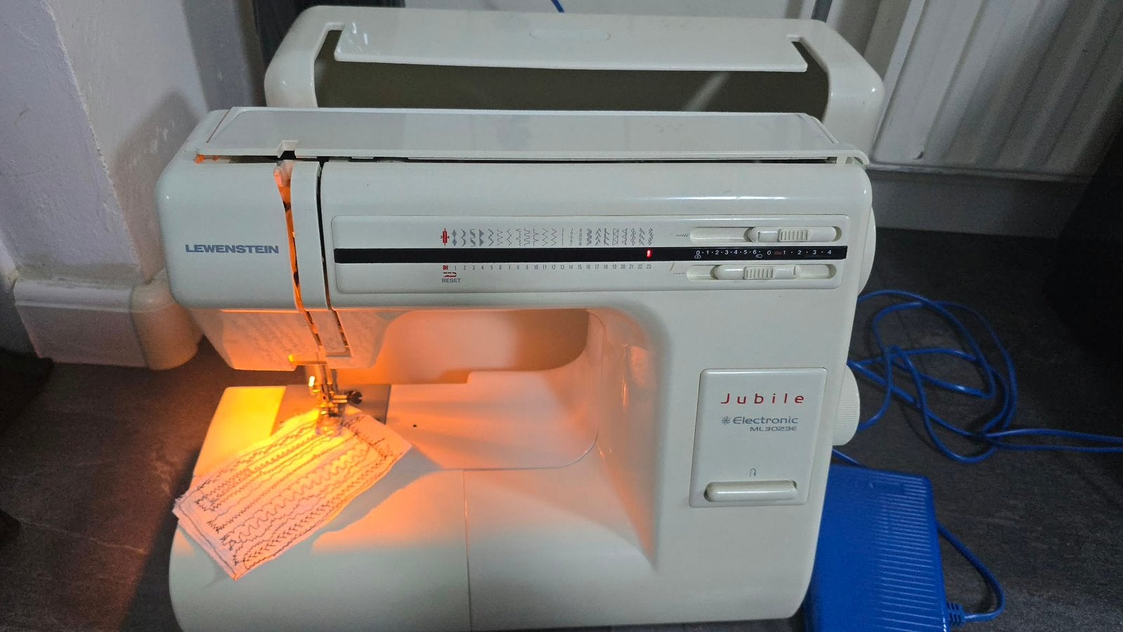 Naaimachine Jubile electronic ML3023E, Hobby en Vrije tijd, Ophalen, Gebruikt, Naaimachine, Brother