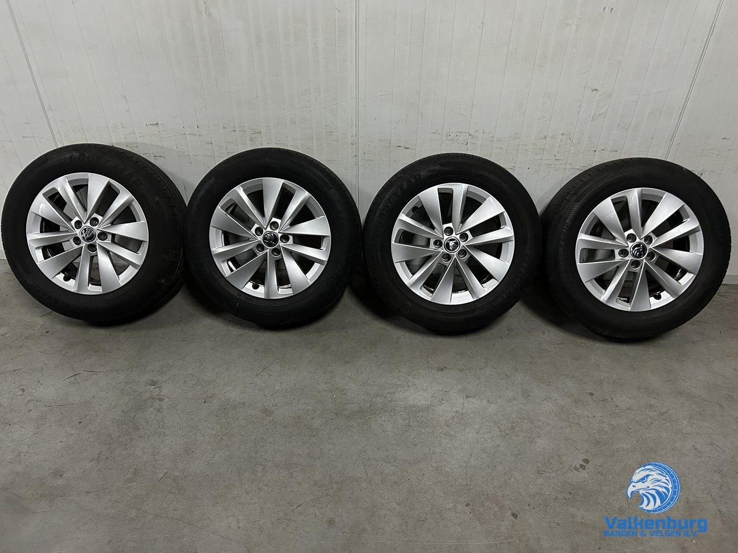 6-7mm! Originele Skoda Scala 16 velgen 5x100 zomerbanden 205, Auto-onderdelen, Banden en Velgen, Gebruikt, -, Banden en Velgen