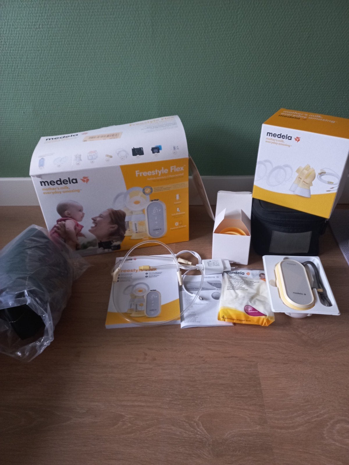 Medela Freestyle Flex Borstkolf met accessoires, Ophalen, Zo goed als nieuw, Borstkolf