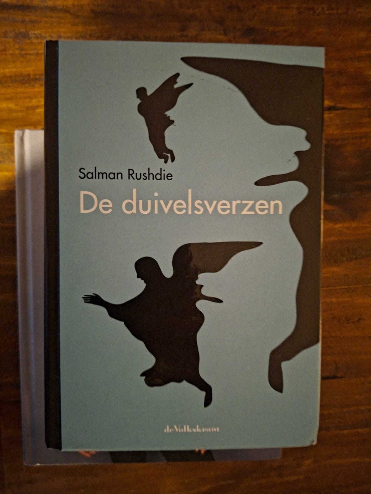 Salman Rushdie - De duivelsverzen (de Volkskrant editie), Ophalen of Verzenden, Zo goed als nieuw, Salman Rushdie, Nederland