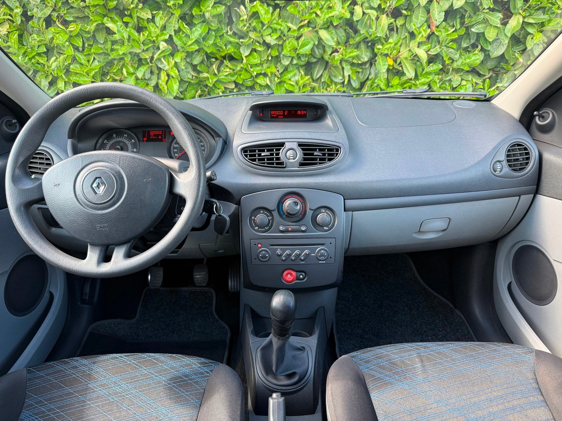 Renault Clio 1.2 Business Line |NWE APK|AIRCO|PANO|DB-RIEM V, Voorwielaandrijving, Gebruikt, 4 cilinders, Origineel Nederlands
