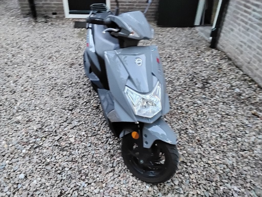 tk scooter sym orbit 3 euro 5  2022 45 km, Fietsen en Brommers, Ophalen, SYM, Zo goed als nieuw, Benzine