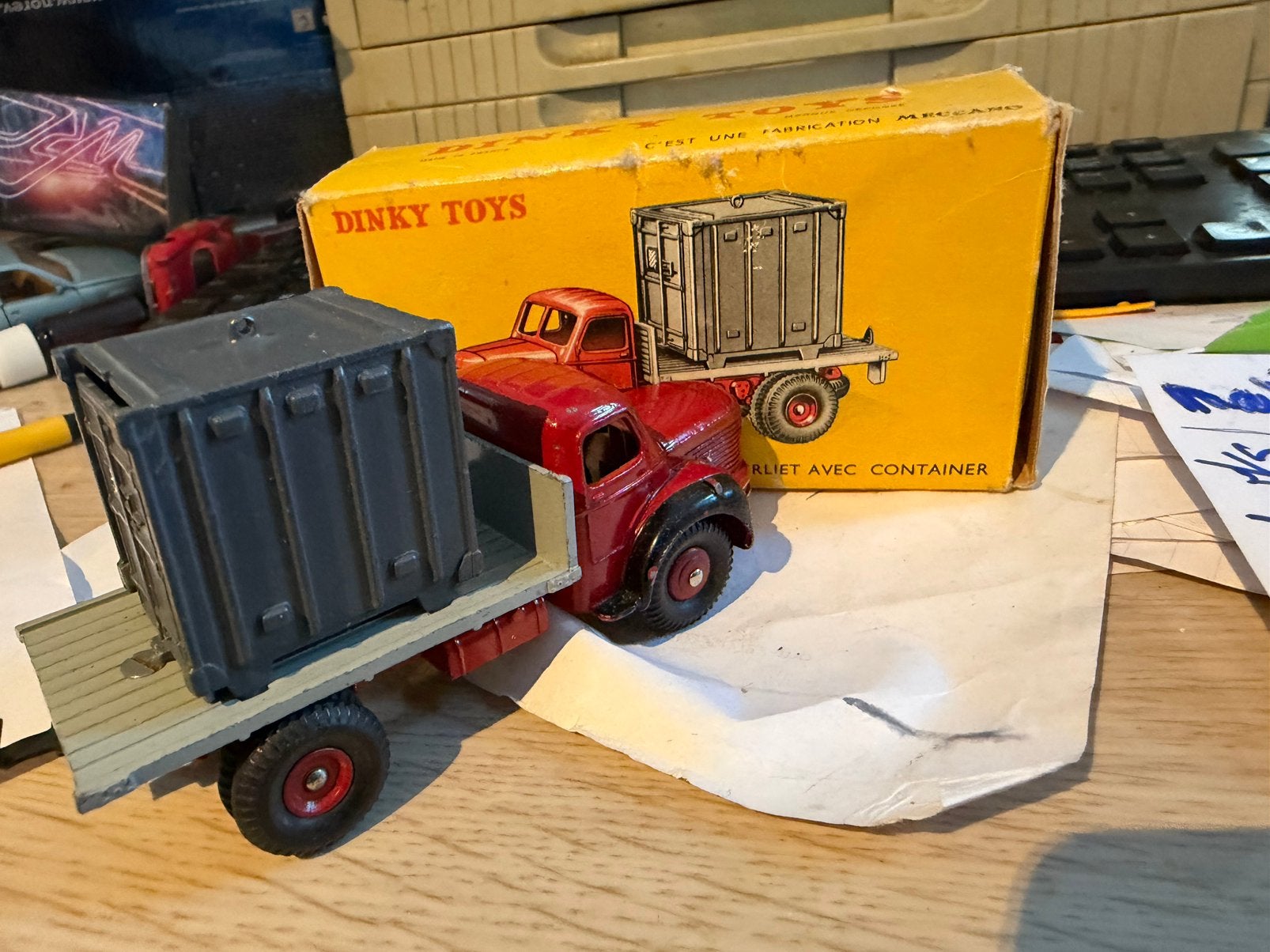 Dinky Toys Vrachtwagen met Container - Vintage Speelgoed, C, Dinky Toys, Ophalen of Verzenden, Zo goed als nieuw