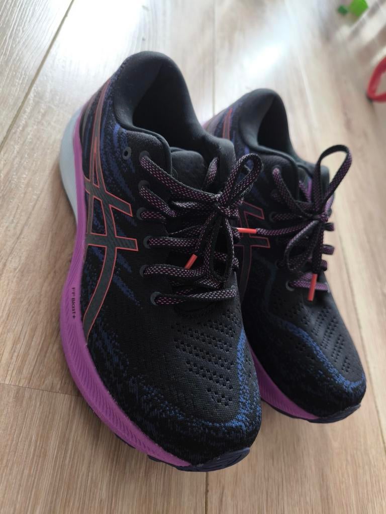 ASICS hardloopschoenen zwart/paars nieuw maat 42, Kleding | Dames, Ophalen of Verzenden, Zo goed als nieuw, ASICS, Sportschoenen