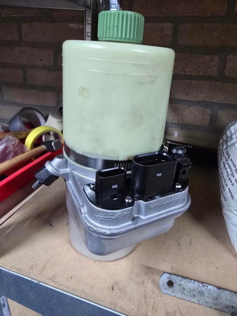 Stuurbekrachtigingspomp met reservoir, Ophalen of Verzenden, Nieuw, Volkswagen