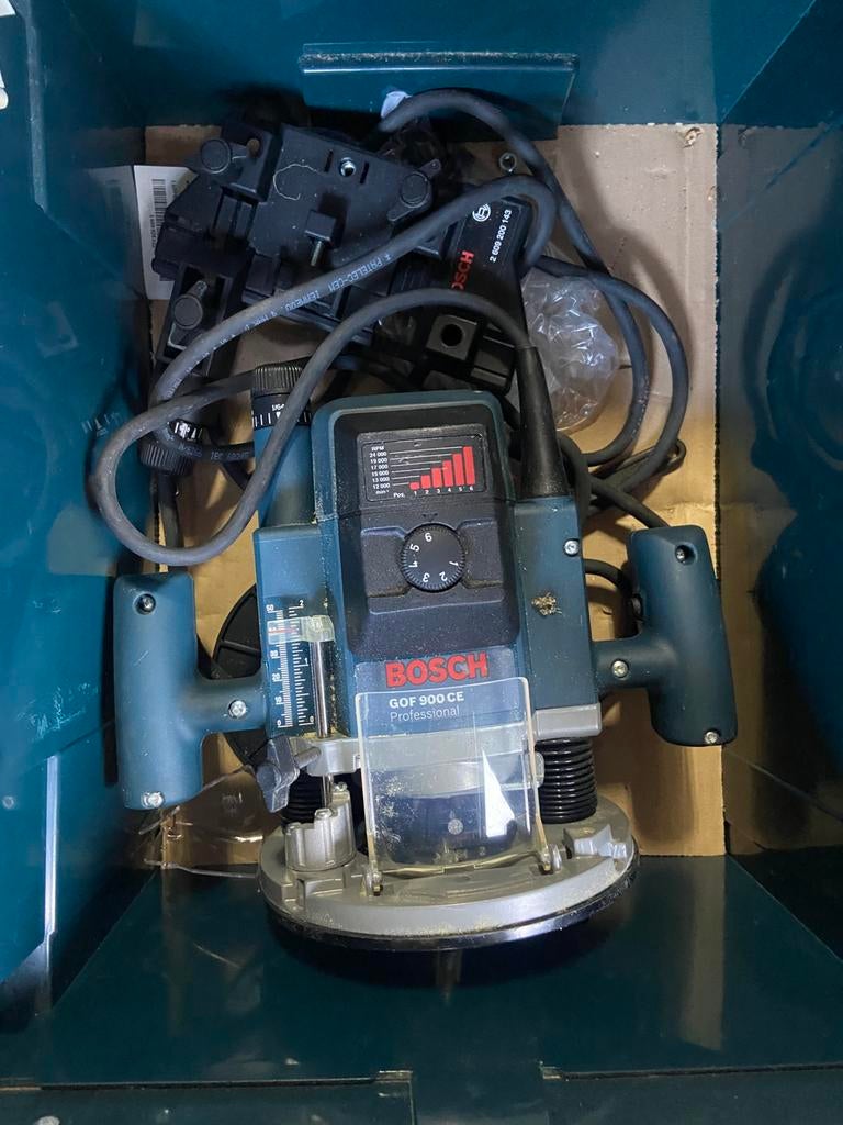 Bosch bovenfrees, Ophalen of Verzenden, Zo goed als nieuw, Elektrisch, Bovenfrees
