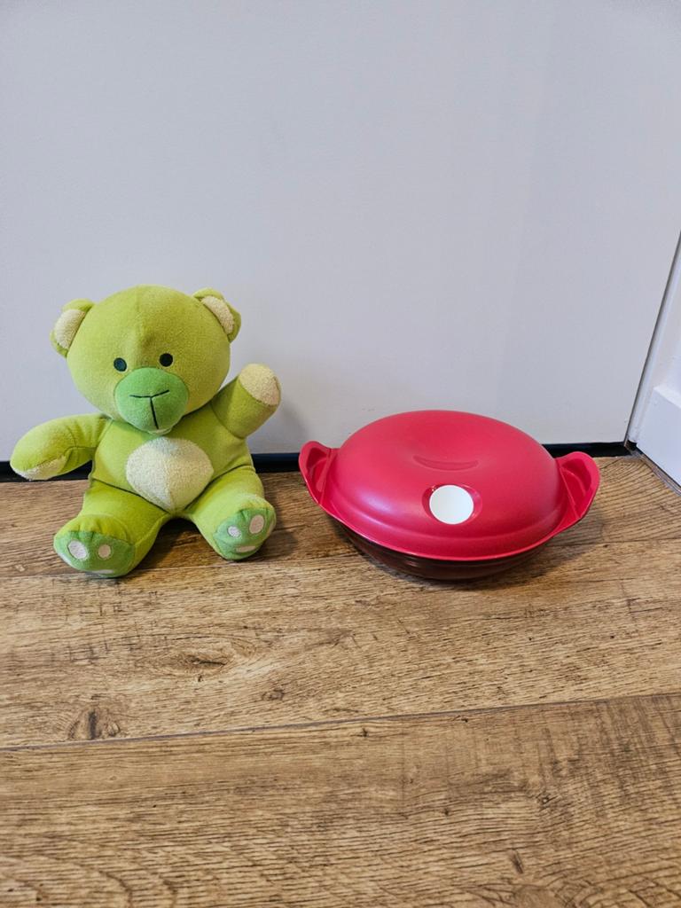 Tupperware rode magnetronschaal micropop 0,7 liter, Huis en Inrichting, Keuken | Tupperware, Ophalen of Verzenden, Nieuw, Rood
